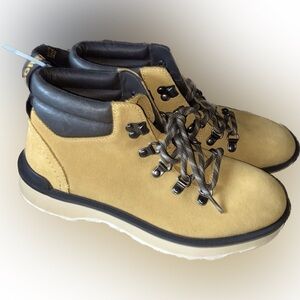 Sorel Hi Line Lace Up Size 8 1/5 Geo Yellow Hiking Boots Brand New Without tags